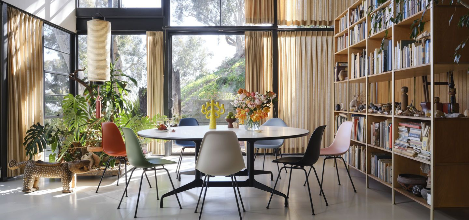 plastic-chairs_bunte-sitzgruppe plastic-chairs_bunte-sitzgruppe
